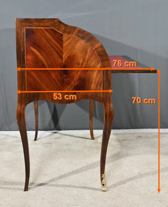 Schreibtisch mit Zylinderplatte