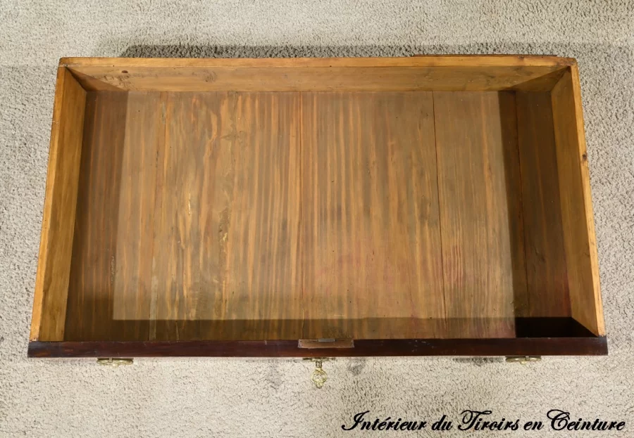 Schreibtisch mit Zylinderplatte