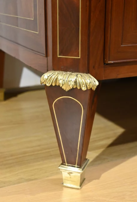 CÓMODA DE LA ÉPOCA LUIS XVI