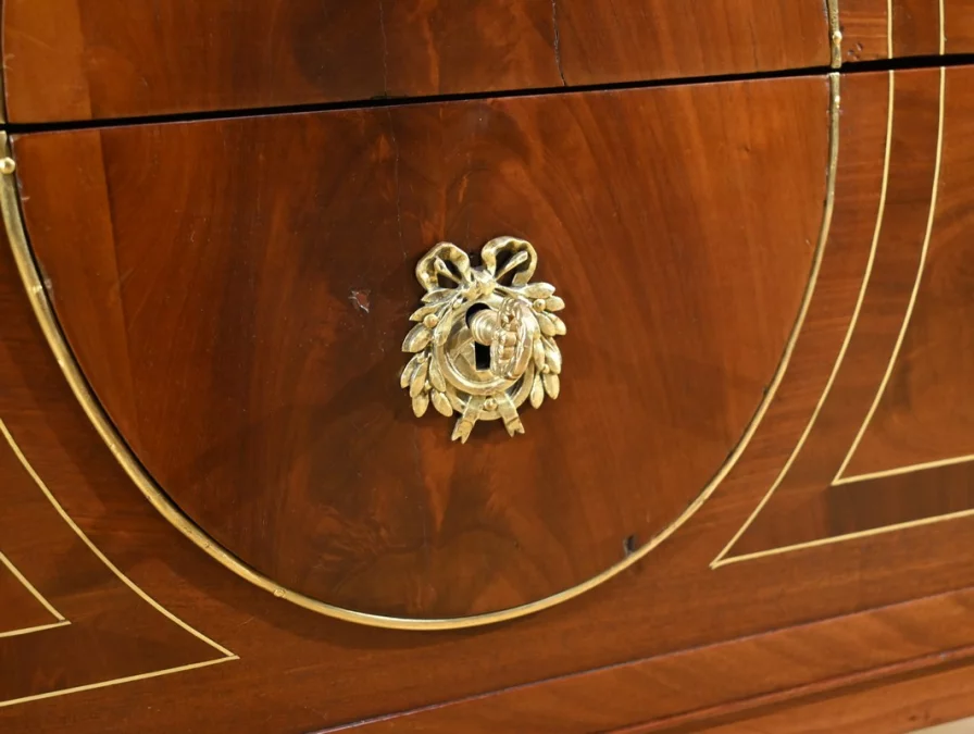 CÓMODA DE LA ÉPOCA LUIS XVI