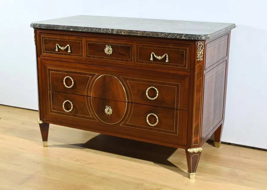 CÓMODA DE LA ÉPOCA LUIS XVI
