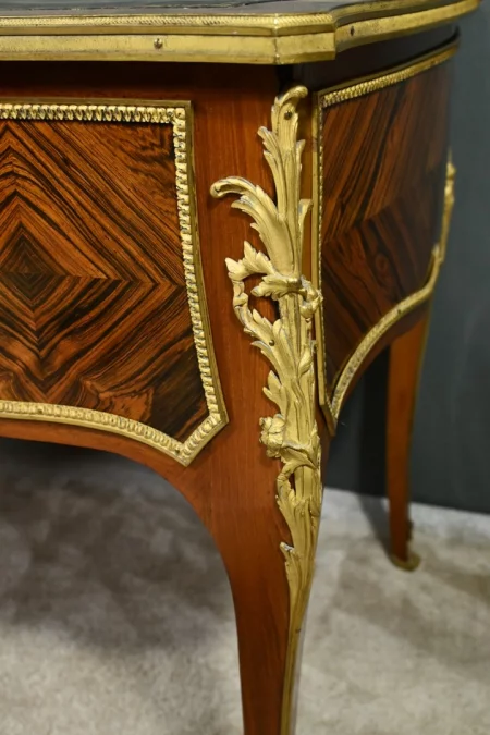 ESCRITORIO ESTILO LUIS XV