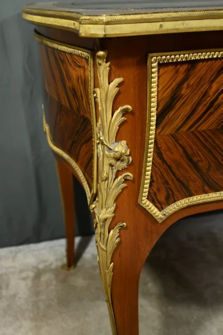 ESCRITORIO ESTILO LUIS XV