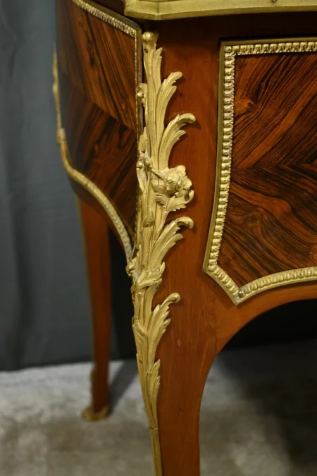 ESCRITORIO ESTILO LUIS XV