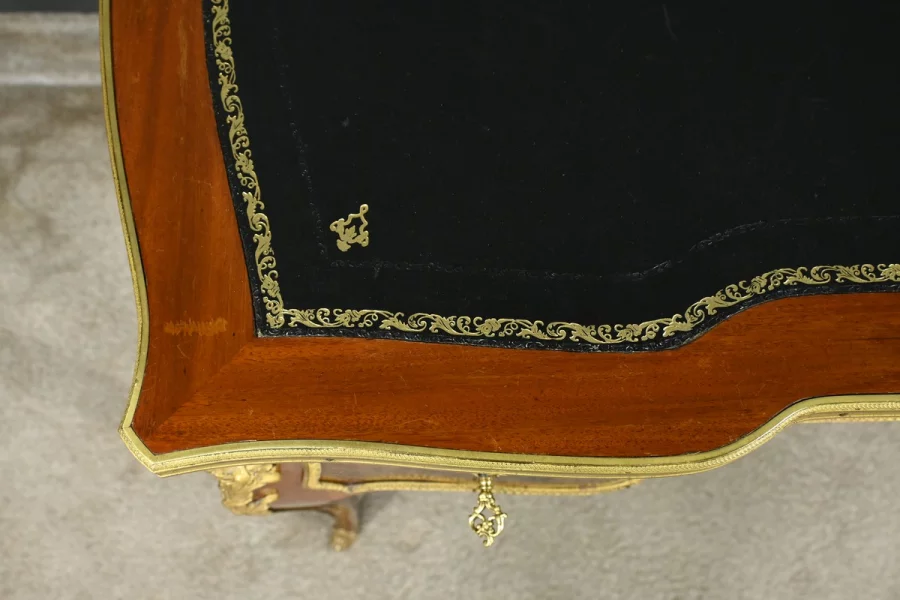 ESCRITORIO ESTILO LUIS XV