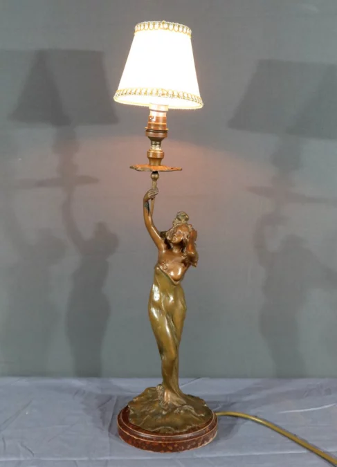 LAMPE IM JUGENDSTIL