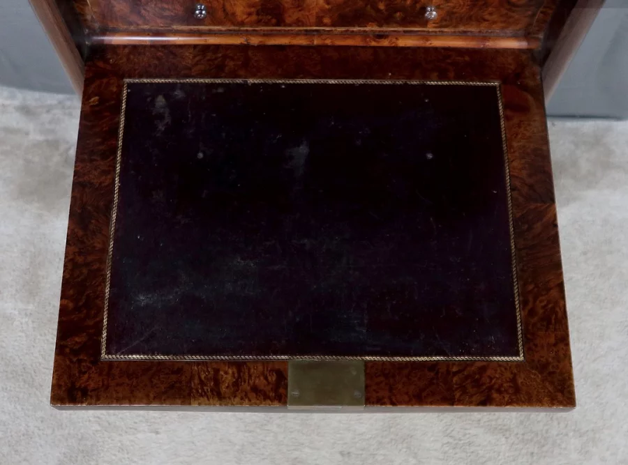 BAÑO SECRETARIO DEL PERIODO DE NAPOLEÓN III