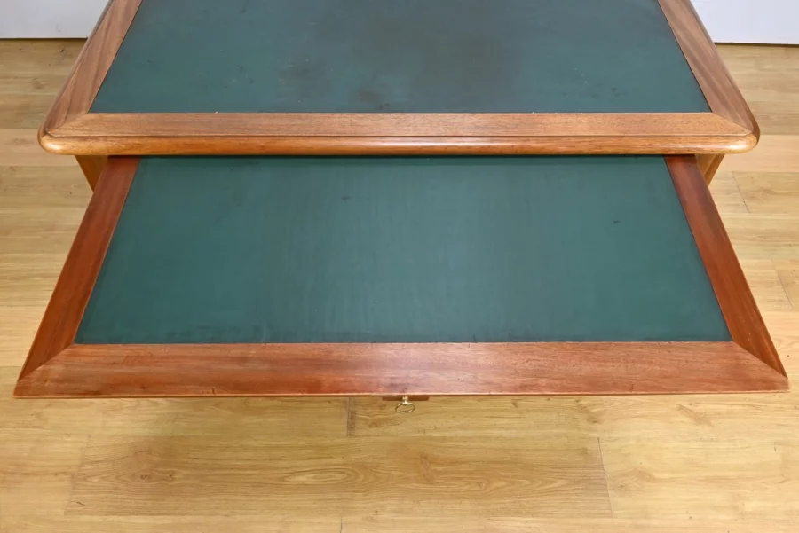 Important Bureau d’Architecte en Acajou – 1920