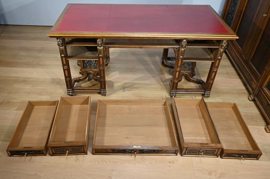 Rares Cabinet de Travail et Bureau en Noyer, Renaissance Italienne – 1900