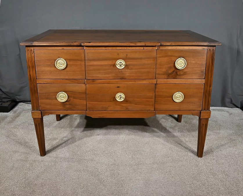 CÓMODA DE LA ÉPOCA LUIS XVI