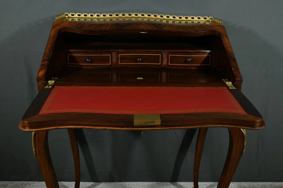 SCHREIBTISCH IM LOUIS XV-STIL