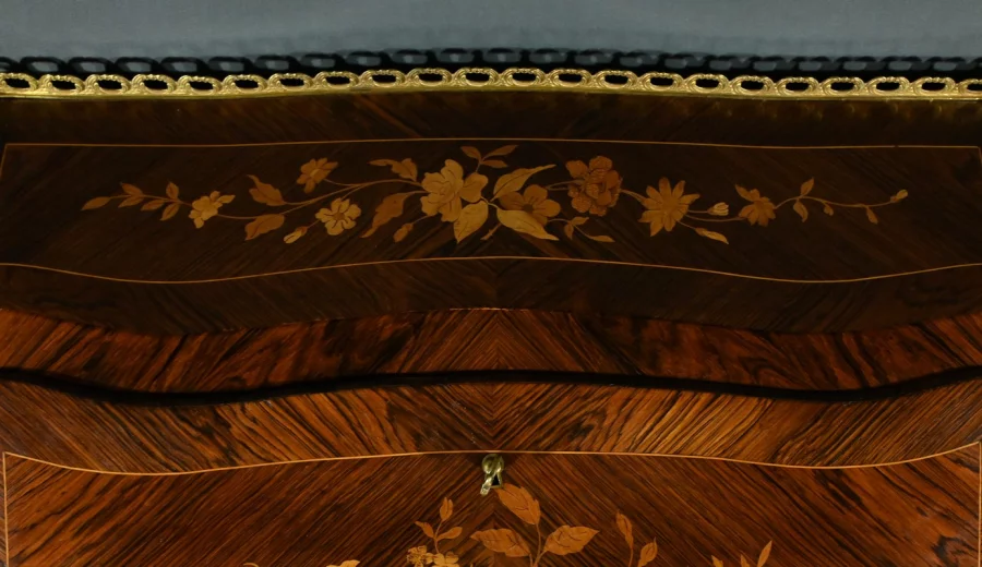 SCHREIBTISCH IM LOUIS XV-STIL