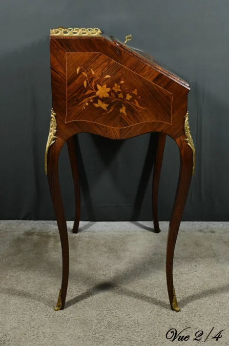 SCHREIBTISCH IM LOUIS XV-STIL