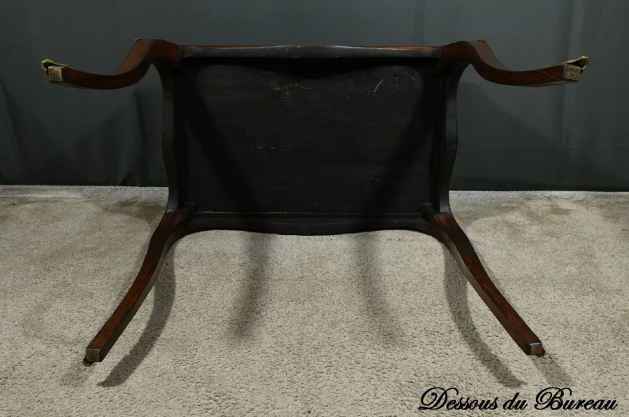 SCHREIBTISCH IM LOUIS XV-STIL