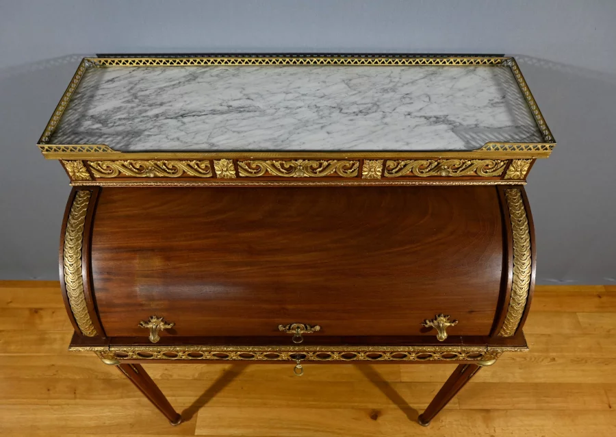 ESCRITORIO CON TAPA CILINDRICA ESTILO LUIS XVI