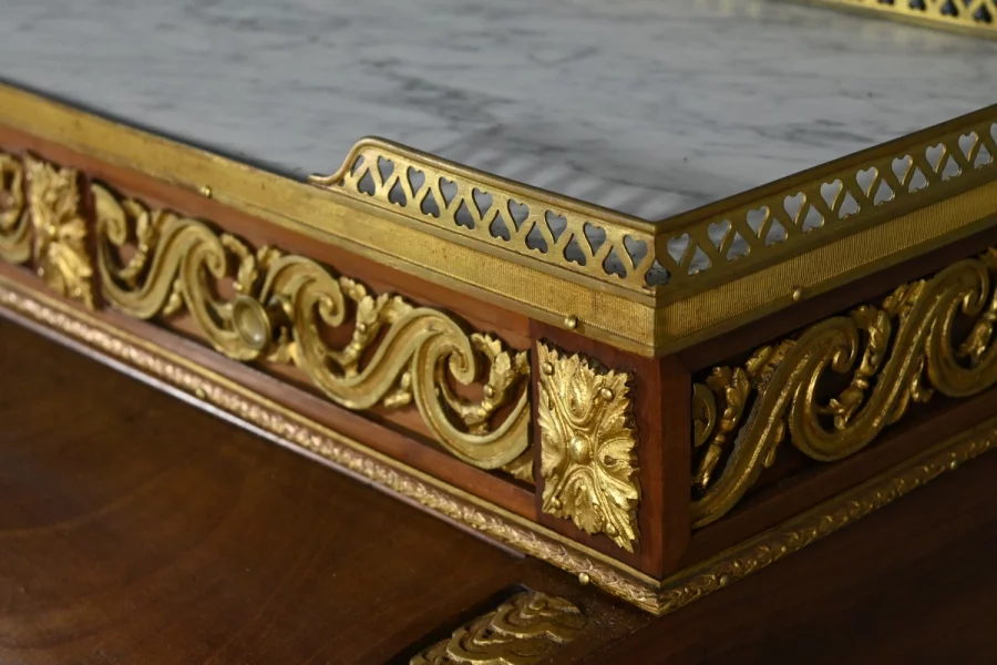 ESCRITORIO CON TAPA CILINDRICA ESTILO LUIS XVI