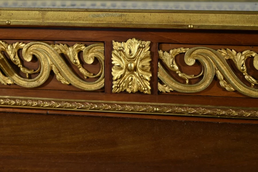 ESCRITORIO CON TAPA CILINDRICA ESTILO LUIS XVI