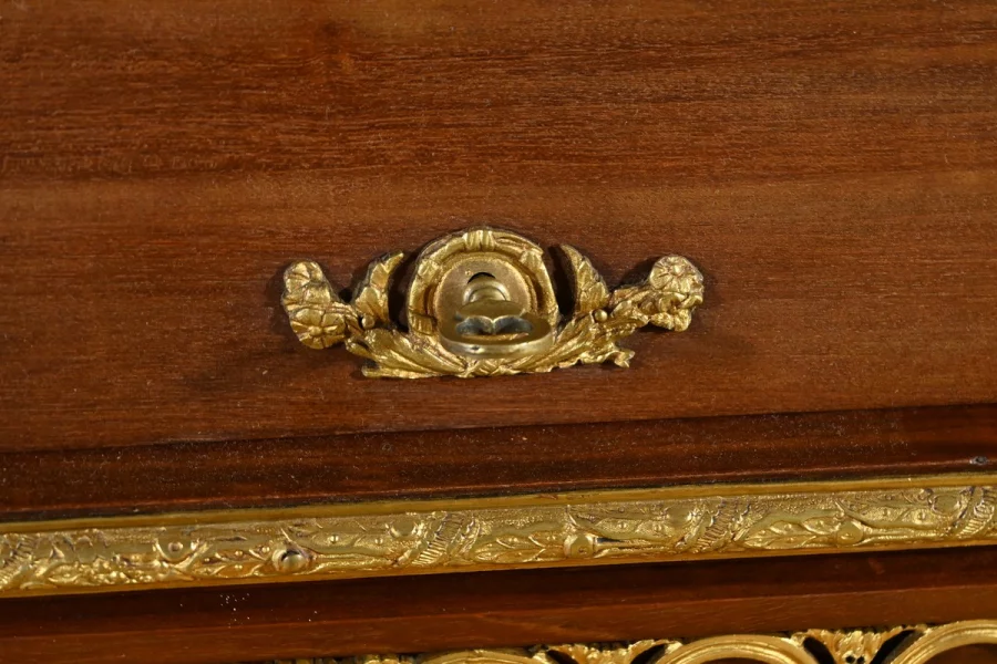 ESCRITORIO CON TAPA CILINDRICA ESTILO LUIS XVI