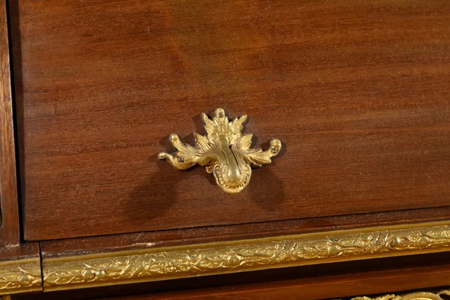 ESCRITORIO CON TAPA CILINDRICA ESTILO LUIS XVI