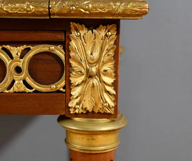 ESCRITORIO CON TAPA CILINDRICA ESTILO LUIS XVI