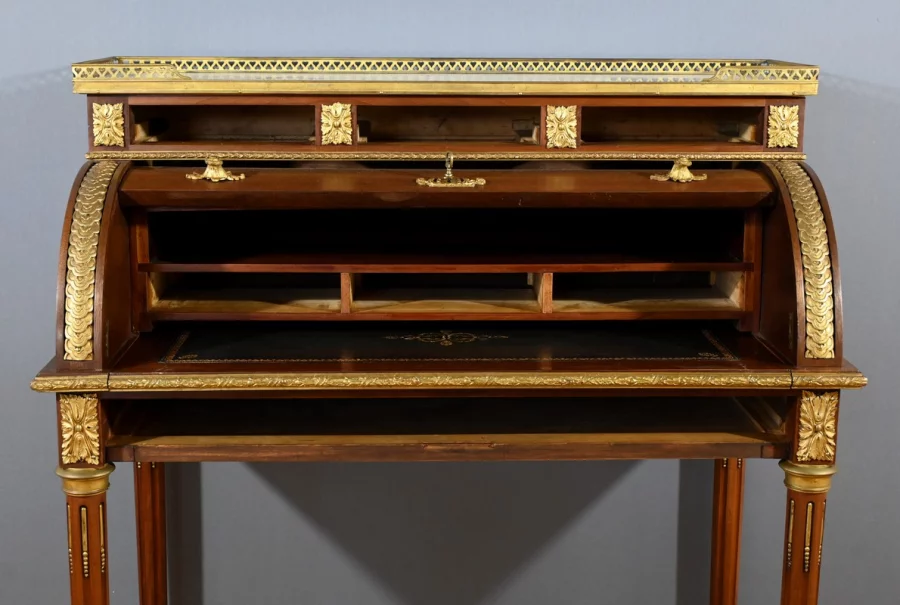 ESCRITORIO CON TAPA CILINDRICA ESTILO LUIS XVI