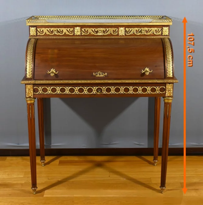 ESCRITORIO CON TAPA CILINDRICA ESTILO LUIS XVI