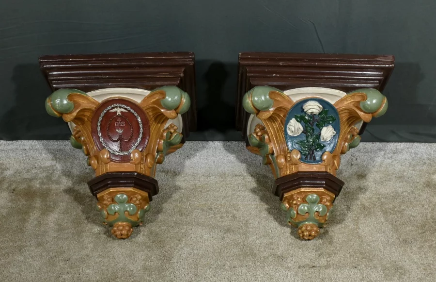 PAREJA DE ESTANTES DE PARED ESTILO BARROCO