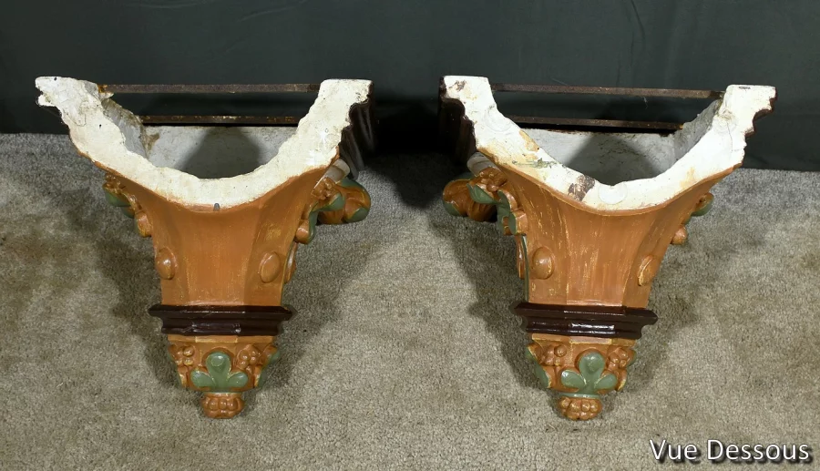 PAREJA DE ESTANTES DE PARED ESTILO BARROCO