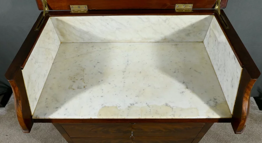 Commode de Toilette en placage de Ronce d’Acajou, Style Louis-Philippe – Fin XIXe