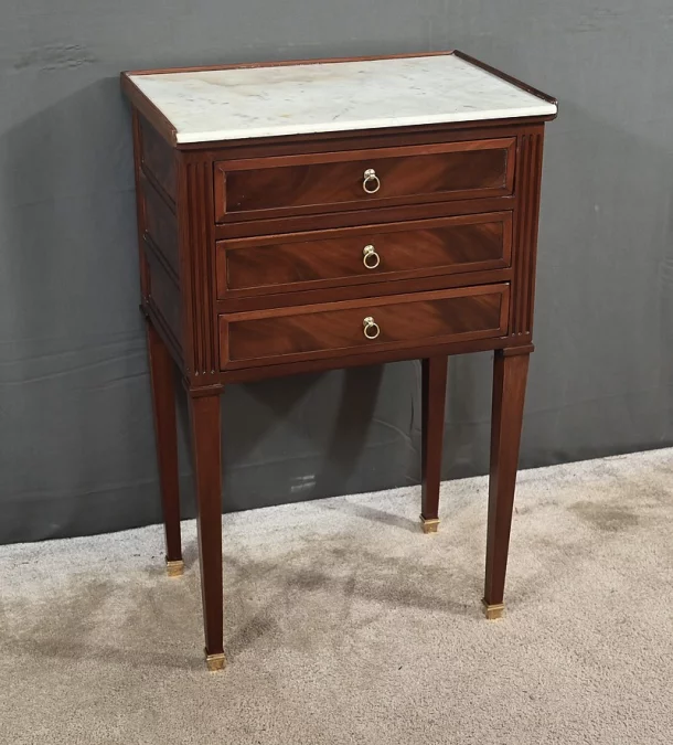 Petit Chiffonnier en Acajou, style Louis XVI – 2ème partie XIXe