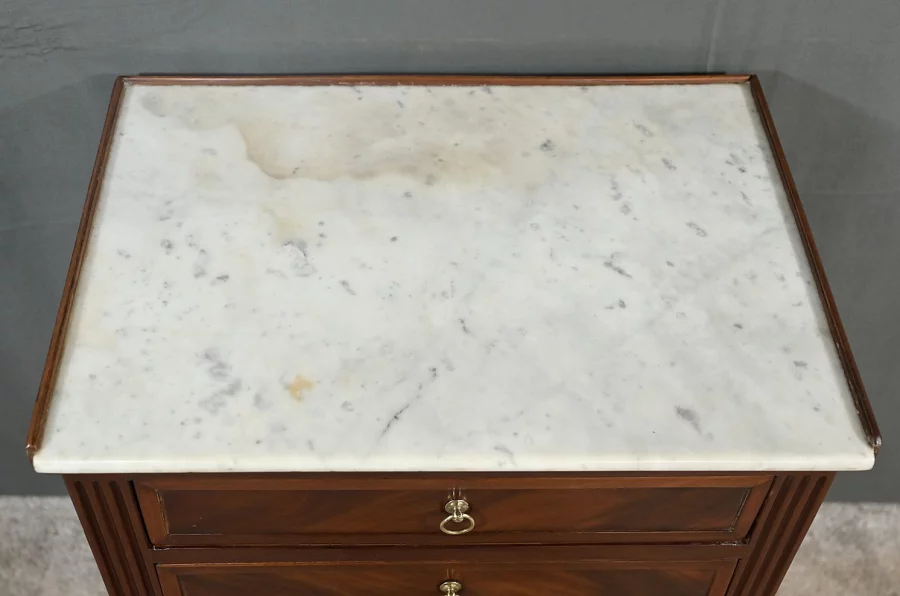 Petit Chiffonnier en Acajou, style Louis XVI – 2ème partie XIXe