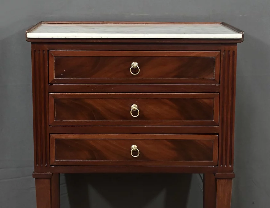 Petit Chiffonnier en Acajou, style Louis XVI – 2ème partie XIXe