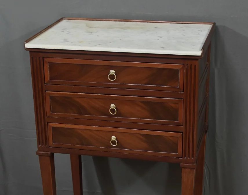 Petit Chiffonnier en Acajou, style Louis XVI – 2ème partie XIXe