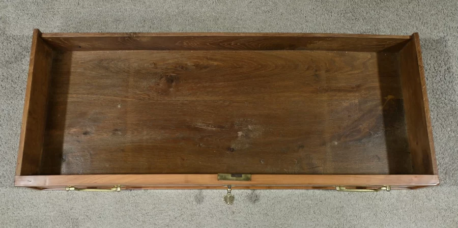 Petite Commode de Propriété en Merisier, époque Directoire – Début XIXe