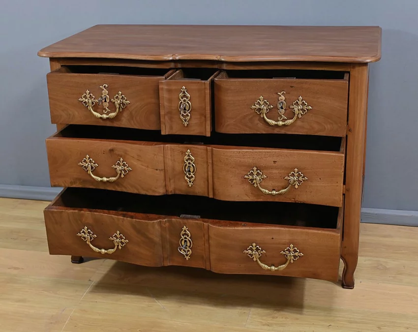 Kommode aus der Zeit Louis XV