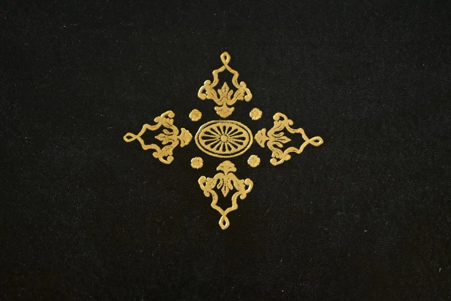 Schreibtisch im Louis XV-Stil