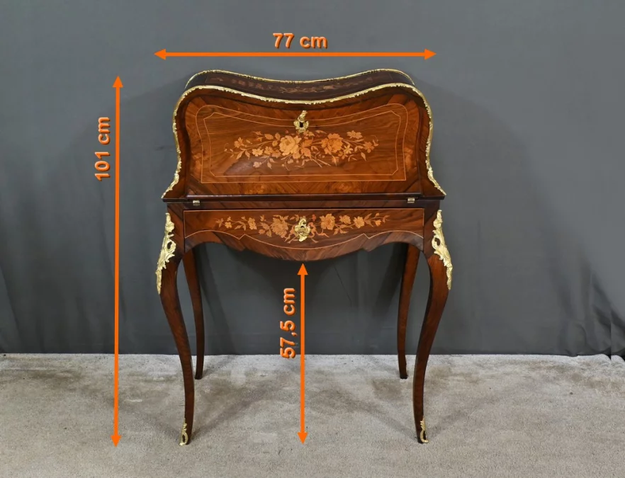 Schreibtisch im Louis XV-Stil