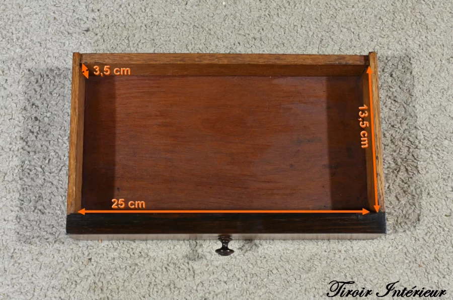 Schreibtisch im Louis XV-Stil