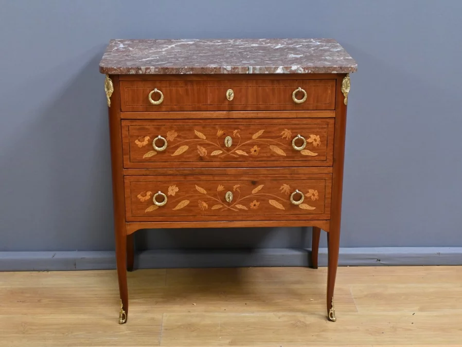 Petite Commode en Acajou Blond – Début XXe