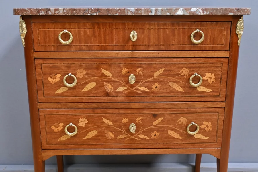 Petite Commode en Acajou Blond – Début XXe