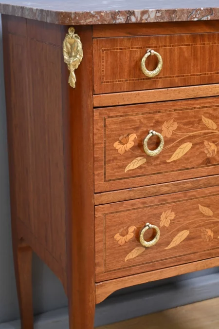 Petite Commode en Acajou Blond – Début XXe