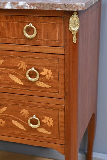 Petite Commode en Acajou Blond – Début XXe