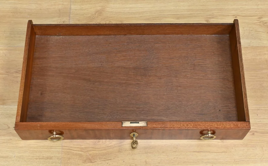 Petite Commode en Acajou Blond – Début XXe