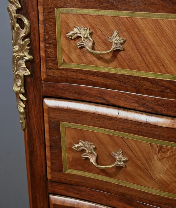 КОМОД ВО ФРАНЦУЗСКОМ СТИЛЕ ПЕРЕХОДНОГО СТИЛЯ
