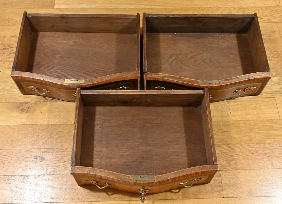 КОМОД ВО ФРАНЦУЗСКОМ СТИЛЕ ПЕРЕХОДНОГО СТИЛЯ