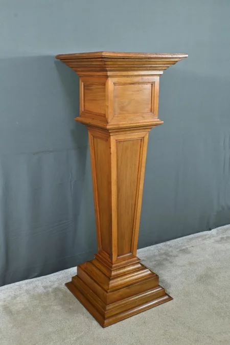 БОЛЬШАЯ ПОДСТАВКА ИЗ ОРЕХА