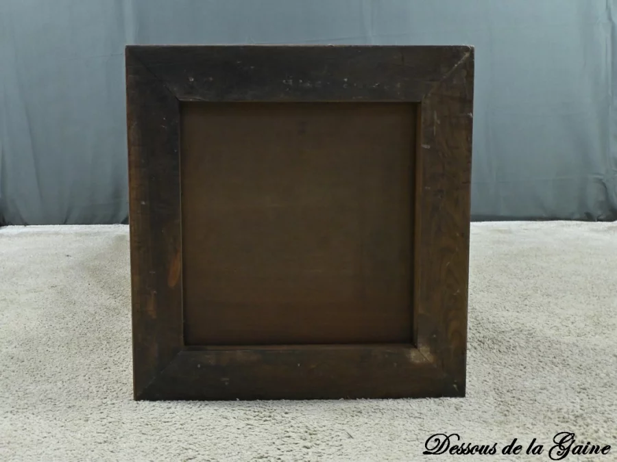 БОЛЬШАЯ ПОДСТАВКА ИЗ ОРЕХА