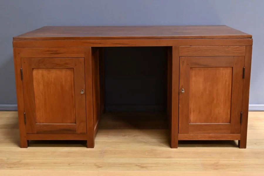 Bureau de Commerce en Teck – 1930