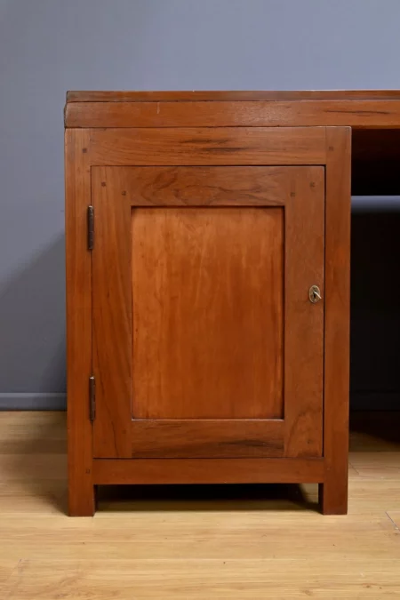 Bureau de Commerce en Teck – 1930