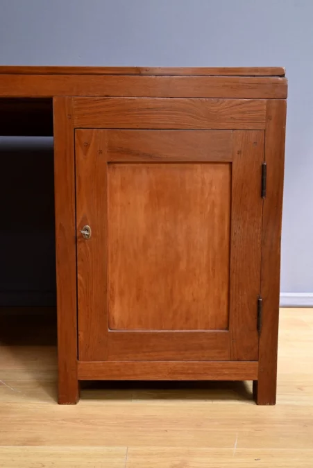 Bureau de Commerce en Teck – 1930